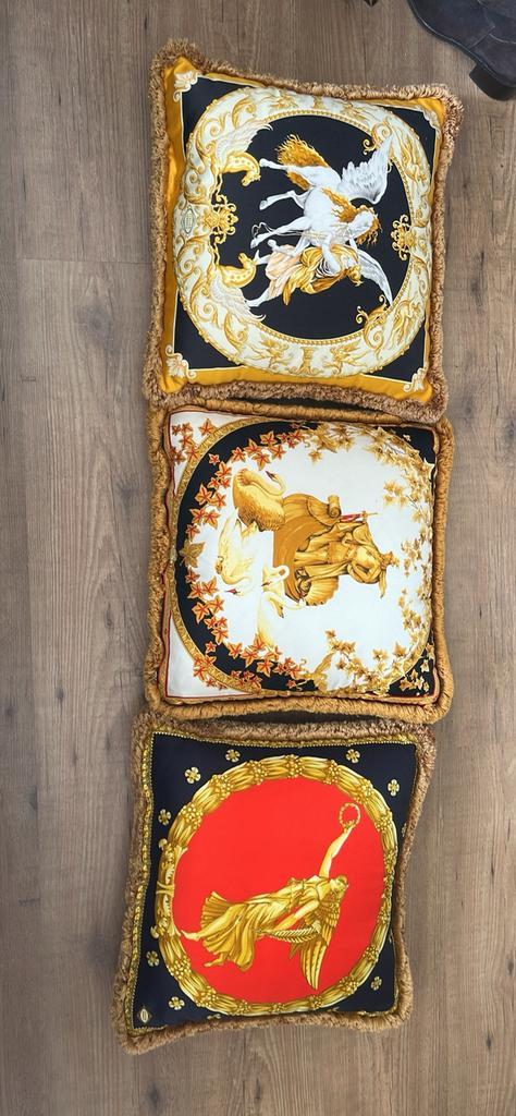 3x Originele Gianni Versace Atelier zijden kussens jaren ’90, Huis en Inrichting, Woonaccessoires | Kussens, Zo goed als nieuw