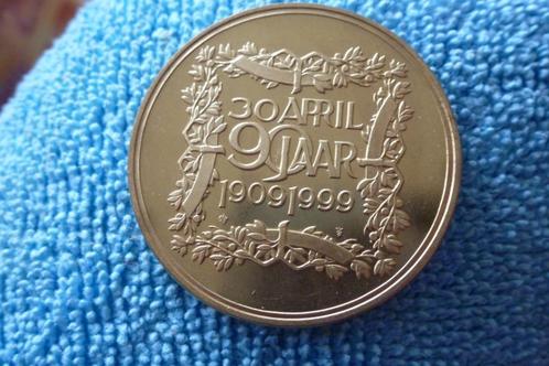 Penning Juliana 90 jaar 1909-1999 FDC 19,7 gram 38 mm Cu/Ni, Postzegels en Munten, Penningen en Medailles, Overige materialen