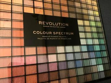 REVOLUTION /96 tinten oogmake-up colour spectrum beschikbaar voor biedingen