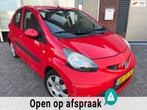 Toyota Aygo 1.0-12V + / 5DRS / Airco / NAP, Voorwielaandrijving, Stof, Gebruikt, Met garantie (alle)