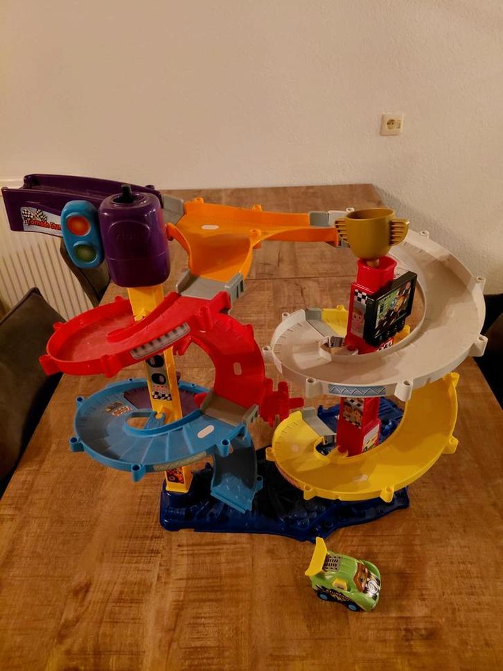 Vtech toet toet auto's - tornado stuntpark, Kinderen en Baby's, Speelgoed | Vtech, Gebruikt, 2 tot 4 jaar, Ophalen of Verzenden