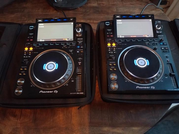 2X Pioneer Cdj 3000. Inclusief cases, Muziek en Instrumenten, Dj-sets en Draaitafels, Gebruikt, Pioneer, Ophalen