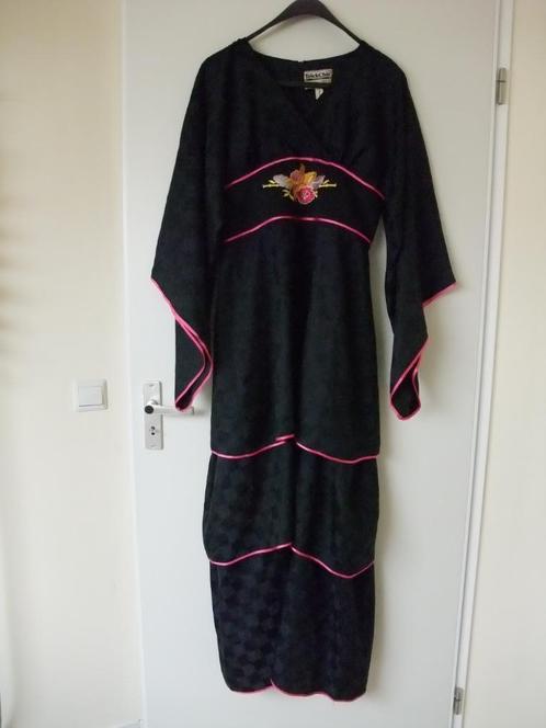Prachtige Chinees Japanse Jurk van het duren merk Trick Chic, Kleding | Dames, Jurken, Zo goed als nieuw, Maat 38/40 (M), Zwart