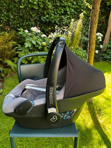 Maxi-cosi Pebble autostoeltje met verkleiner beschikbaar voor biedingen