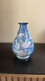 Prachtig vintage vaasje – gebloemd blauw met roze bloemen, Ophalen of Verzenden