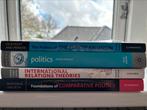 Studieboeken internationale betrekkingen en politiek, Boeken, Ophalen of Verzenden, Zo goed als nieuw, WO