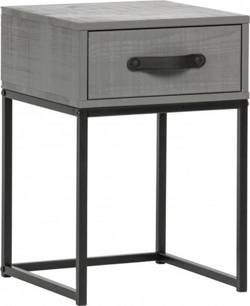 WOOOD Nightstand - Pine, Huis en Inrichting, Bureaus, Zo goed als nieuw, Bureau, Ophalen