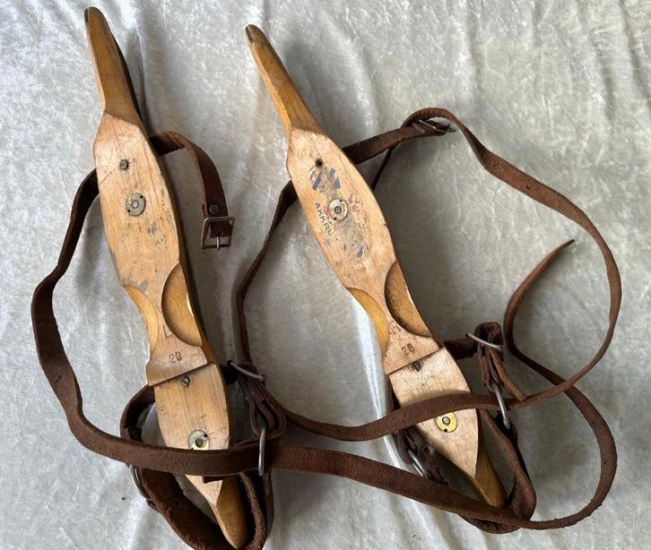Houten schaatsen 4 paar. verschillende, Verzamelen, Overige Verzamelen, Gebruikt, Verzenden