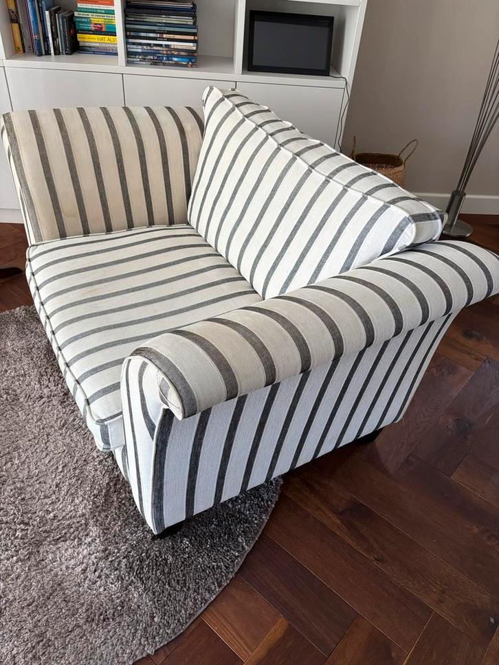Comfortabele gestreepte loveseat, Huis en Inrichting, Fauteuils, Gebruikt, Stof, 125 cm of meer, 100 tot 125 cm, Ophalen