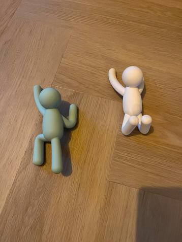 2 Leuke Kinder Kapstokhaken beschikbaar voor biedingen