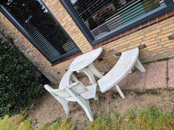 Betonnen tuinset.  beschikbaar voor biedingen