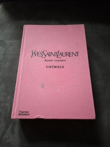 Yves Saint Laurent Catwalk - Thames & Hudson beschikbaar voor biedingen