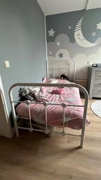Metalen meidenbed  90x200, Huis en Inrichting, Slaapkamer | Bedden, Gebruikt, 90 cm, Eenpersoons, Wit