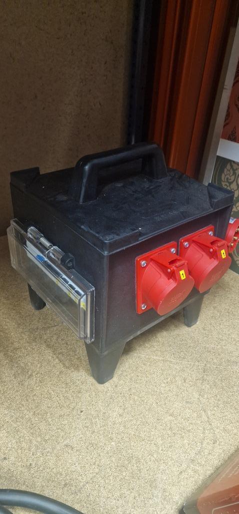 Verdeelkast Paddestoel HELAF ZWOLLE Volrubber 32 Amp, Doe-het-zelf en Verbouw, Elektra en Kabels, Zo goed als nieuw, Overige typen