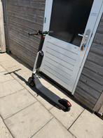 Segway Ninebot kickscooter ES Zwart/Wit, Fietsen en Brommers, Steps, Ophalen, Zo goed als nieuw, Elektrische step (E-scooter)