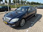 Mercedes-Benz S600 W221 (2006) – Luxe V12 limousine, Auto's, Mercedes-Benz, Automaat, Achterwielaandrijving, Beige, 12 cilinders