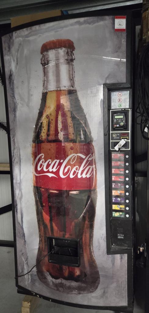 Frisdrankautomaat met Nayax pin - vendingmachine, Verzamelen, Automaten | Overige, Ophalen