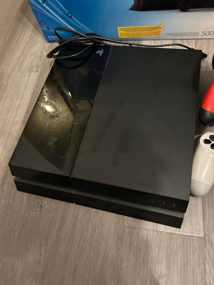 PlayStation 4 + 2 Games + 3 Controllers, Spelcomputers en Games, Spelcomputers | Sony PlayStation 4, Gebruikt, Original, 500 GB