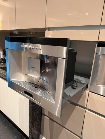 Siemens Inbouw Koffiemachine  TK68E571 (2 stuks beschikbaar) beschikbaar voor biedingen