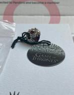 Pandora x game of thrones charm nieuw bon aanwezig, Pandora, Ophalen of Verzenden, Zo goed als nieuw, 1 bedel