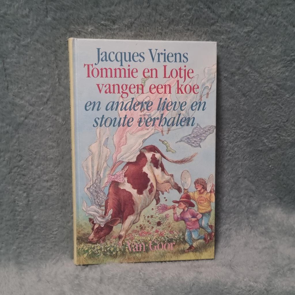 Tommie en Lotje vangen een koe - Jacues Vriens, Boeken, Kinderboeken | Jeugd | onder 10 jaar, Ophalen, Zo goed als nieuw, Jacques Vriens