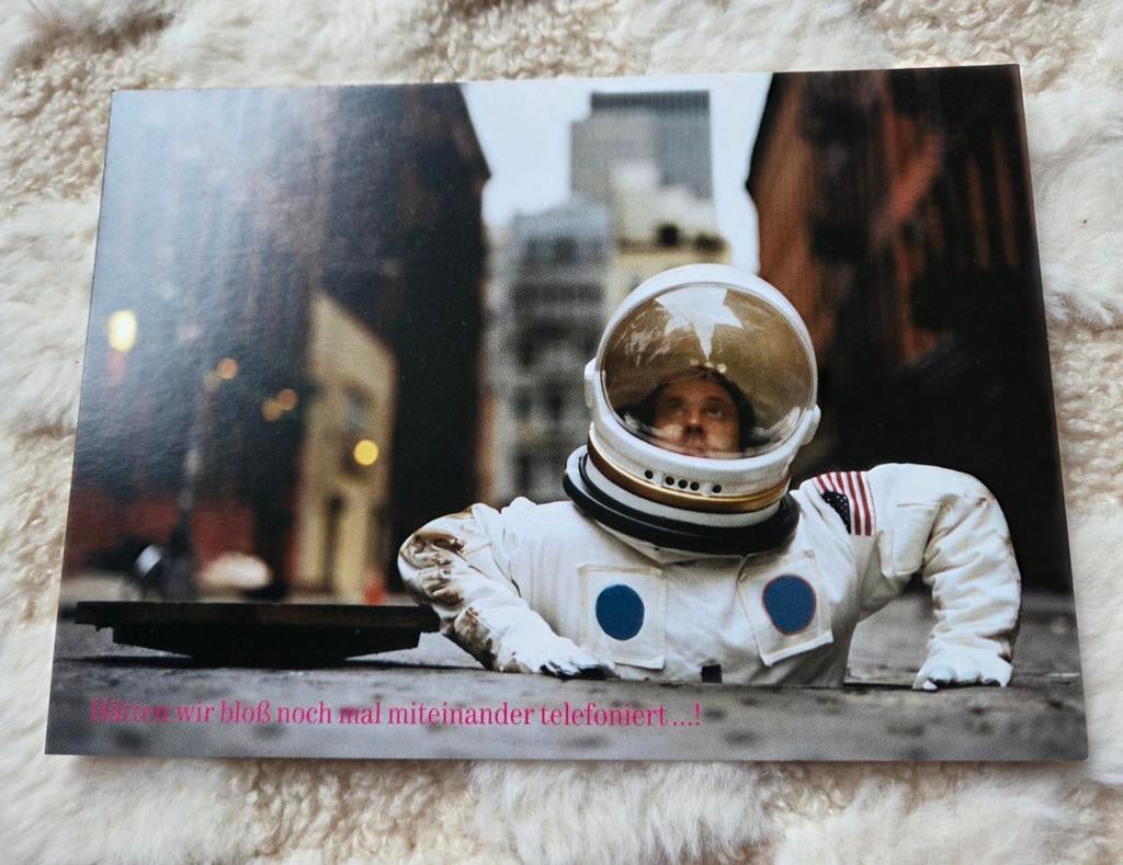 Astronaut komt uit het riool - Mario Lalich, Verzamelen, Verzenden, 1980 tot heden, Ongelopen, Overige thema's