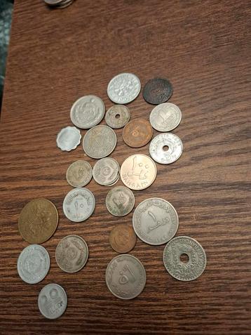 Lotje 22 oude Afrikaanse en Aziatische munten beschikbaar voor biedingen
