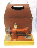 kinder hand naaimachine, Antiek en Kunst, Antiek | Naaimachines, Ophalen of Verzenden