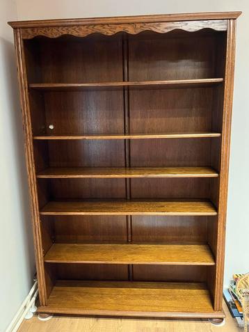 Eikenhouten boekenkast, planken naar wens te verdelen. beschikbaar voor biedingen