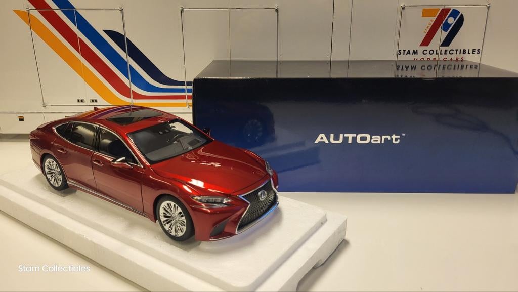 AUTOart Lexus LS500h Morello Red Metallic, Hobby en Vrije tijd, Modelauto's | 1:18, Zo goed als nieuw, Auto, Autoart, Ophalen of Verzenden