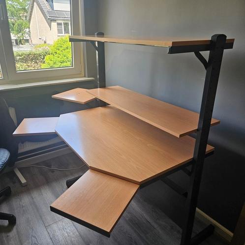 Verschuif, en verstelbaar bureau, hout. 145x116, Huis en Inrichting, Bureaus, Gebruikt, Ophalen
