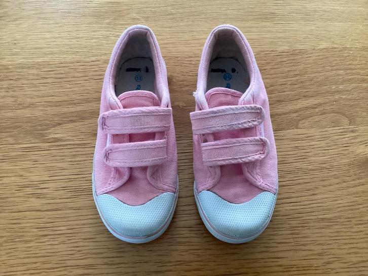 Roze Rucanor gymschoenen maat 32, Kinderen en Baby's, Kinderkleding | Schoenen en Sokken, Gebruikt, Sportschoenen, Meisje, Ophalen
