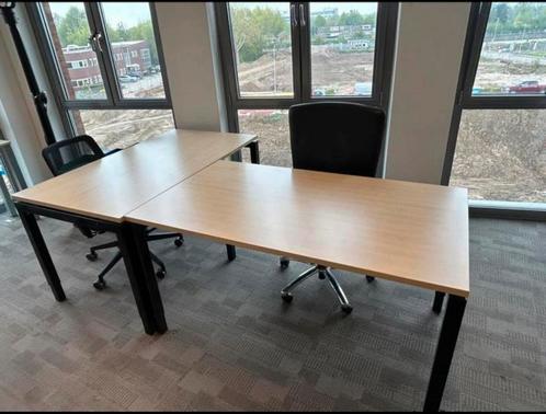 Bureaus 3 stuks aanwezig in hoogte verstelbaar, Huis en Inrichting, Bureaus, Zo goed als nieuw, Bureau, In hoogte verstelbaar
