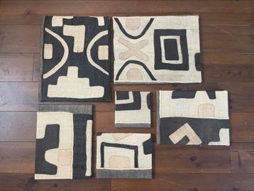 Set/6 kunstwerken van Afrikaanse Kuba stof beschikbaar voor biedingen