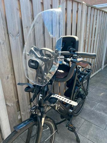 Praktisch nieuwe Thule Yepp Nexxt 2 mini + windscherm beschikbaar voor biedingen