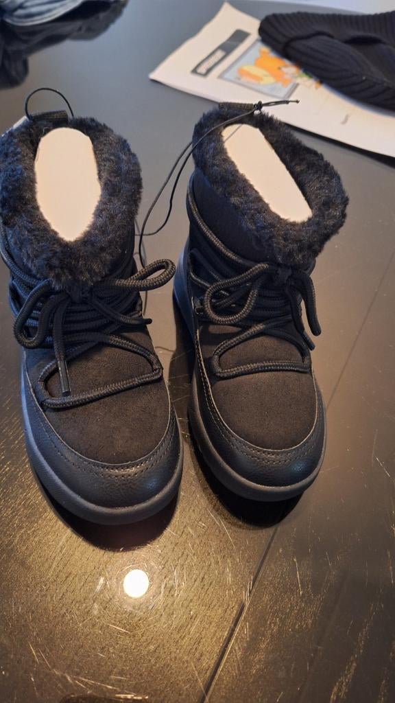 Snowboots, laarzen, boots maat 28, Kinderen en Baby's, Kinderkleding | Schoenen en Sokken, Ophalen of Verzenden, Nieuw, Meisje