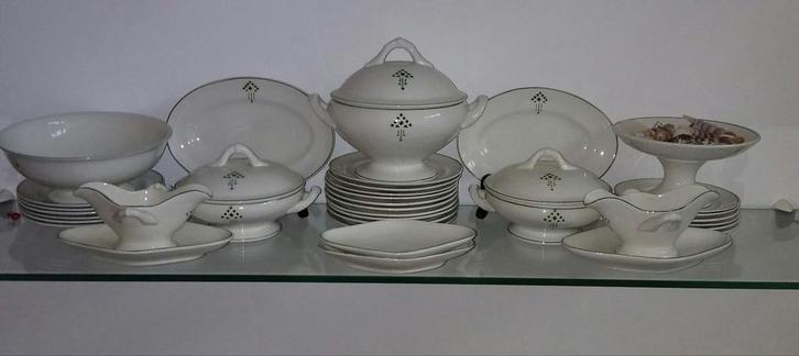 Regout Kinderservies model Greta, Antiek en Kunst, Antiek | Servies compleet, Ophalen of Verzenden