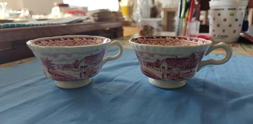 tassen kopjes Maestricht Holland Boerenhoeve rood, Antiek en Kunst, Antiek | Servies los, Ophalen of Verzenden