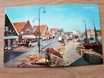 Volendam winkels haven ansichtkaart kleur, Ophalen of Verzenden, Ongelopen, Noord-Holland