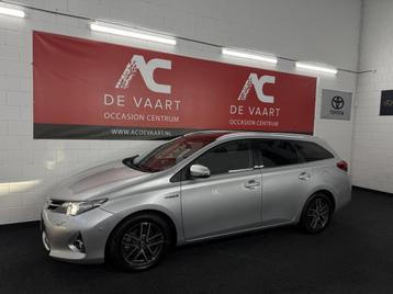 Toyota Auris 1.8 Hybrid Lease+ - NAVI/PANODAK/CAMERA/NAP beschikbaar voor biedingen