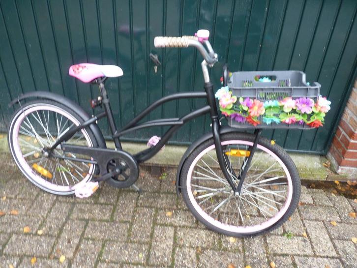 meisjesfiets 22 inch met krat en bloemen, Fietsen en Brommers, Fietsen | Meisjes, Gebruikt, 22 inch, Ophalen