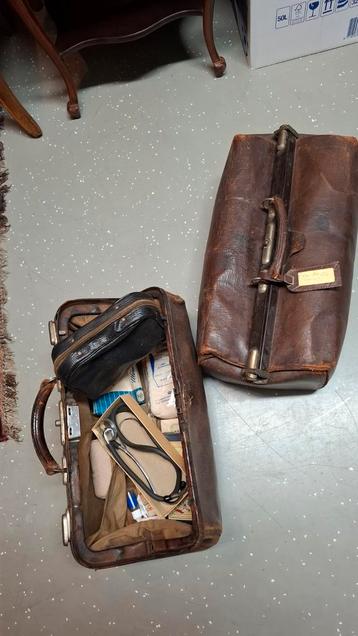 Twee dokterstassen zie omschrijving beschikbaar voor biedingen