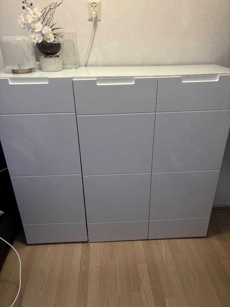 Hoogglans  kast, Huis en Inrichting, Kasten | Kledingkasten, Ophalen, Zo goed als nieuw, 25 tot 50 cm, Minder dan 100 cm