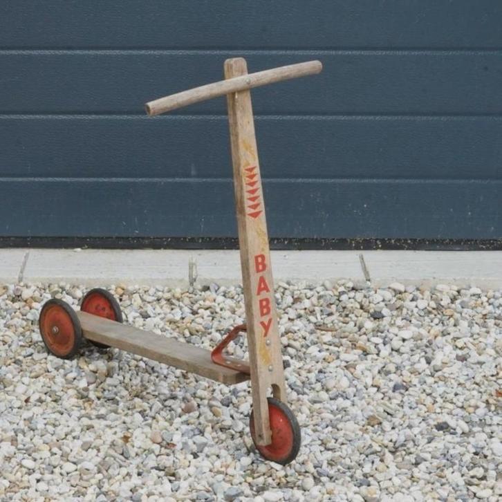 Vintage houten kinderstep. Step is rijklaar., Kinderen en Baby's, Speelgoed | Houten speelgoed, Gebruikt, Rij- of Hobbelspeelgoed