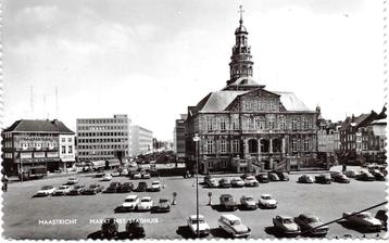 ANSICHTKAART MAASTRICHT MARKT MET STADHUIS  beschikbaar voor biedingen