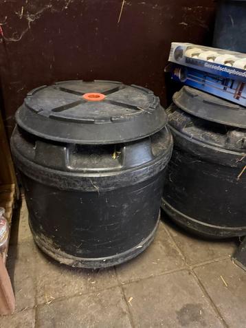 Afsluitbare Voerton beschikbaar voor biedingen