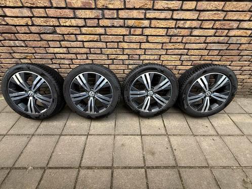VW 205/50/R17 Velgen 17 inch Pirelli All-Season Banden, Auto-onderdelen, Banden en Velgen, Banden en Velgen, All Season, 17 inch