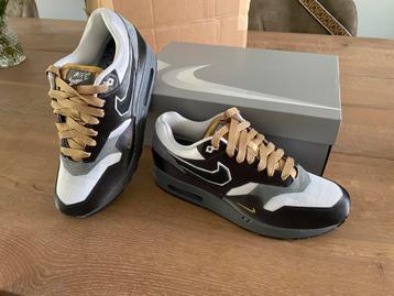 Nike Air Max dot Swoosh "Big head mode" Goldeneye maat 43 beschikbaar voor biedingen