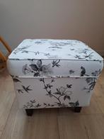 Poef zwart wit bloemen 45x45 cm, hoogte incl poot is 45 cm, Ophalen, Minder dan 50 cm, Vierkant, Minder dan 50 cm
