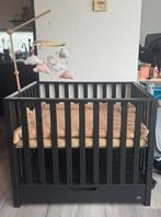 TWF Box Sam Met Lade Mat Zwart + Matras + Kleed + Mobiel, Kinderen en Baby's, Boxen, Ophalen, Gebruikt, Vierkant, In hoogte verstelbaar